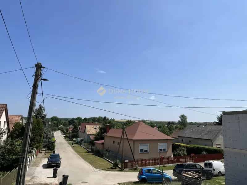 Telek Eladó , Baracska, Dunántúl