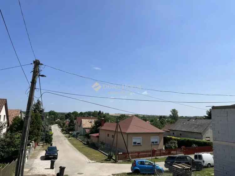 Telek Eladó , Baracska, Dunántúl