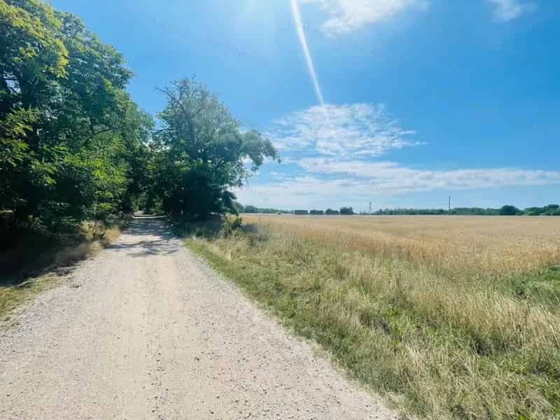 Bélapusztai zártkert eladó - 829 nm telek félpanorámával