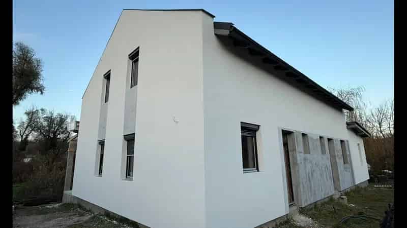 Ház Kiadó , Gödöllői járás, Közép-Magyarország