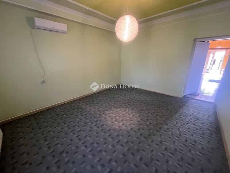 Ház Kiadó , Ceglédi járás, Közép-Magyarország