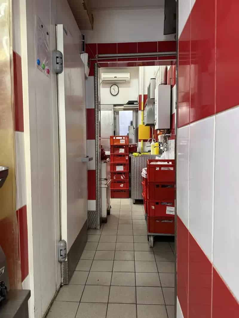 Üzleti célú Kiadó , Budapest, Közép-Magyarország