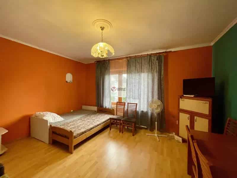 Ház Kiadó , Székesfehérvári járás, Dunántúl