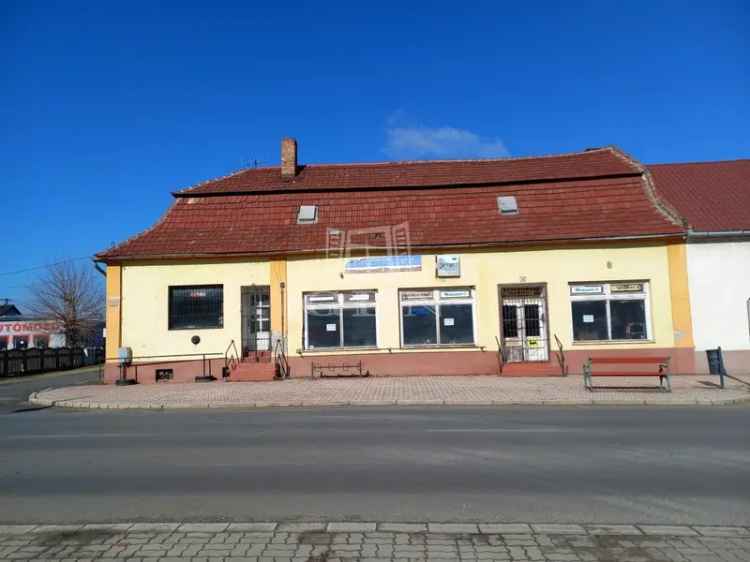 Kisbéri üzlethelyiség eladó 310 m2 84 m2 pince udvarral