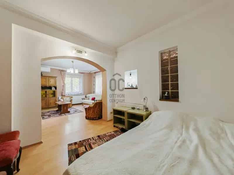 Ház Kiadó , Budapest, Közép-Magyarország