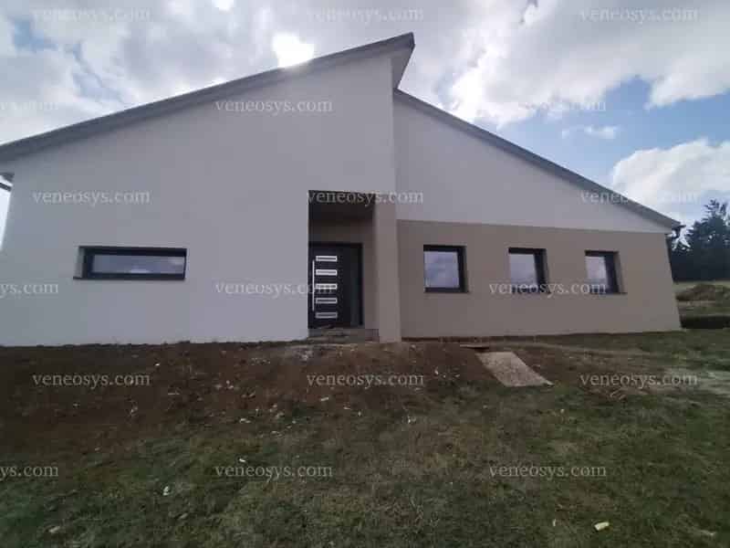 Szendehelyen eladó, egy örök panorámás környezetben újépítésű családi ház