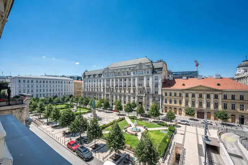 Elegancia és tér harmóniája a Belváros kényelmében