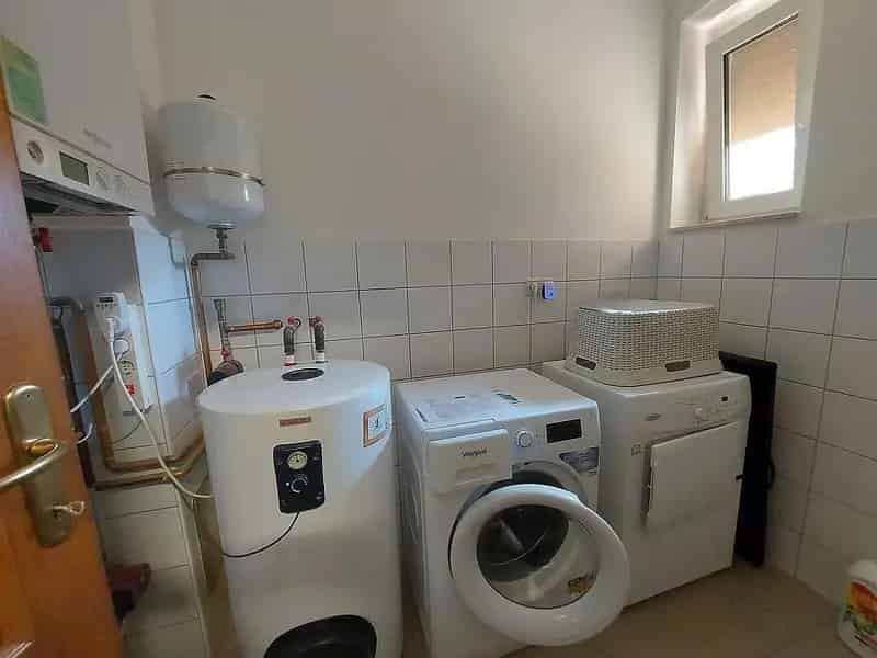 Ház Kiadó , Dunakeszi járás, Közép-Magyarország