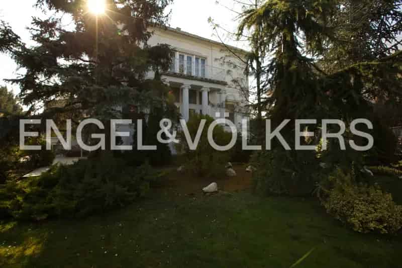 Gyönyörű polgári villa a Rózsadombon