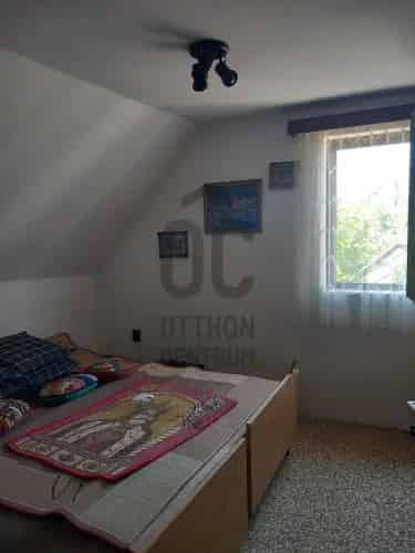 Pécsi eladó családi ház, H501365