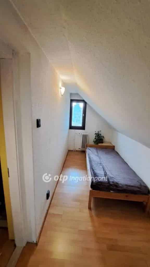 Ház Kiadó , Gödöllői járás, Közép-Magyarország