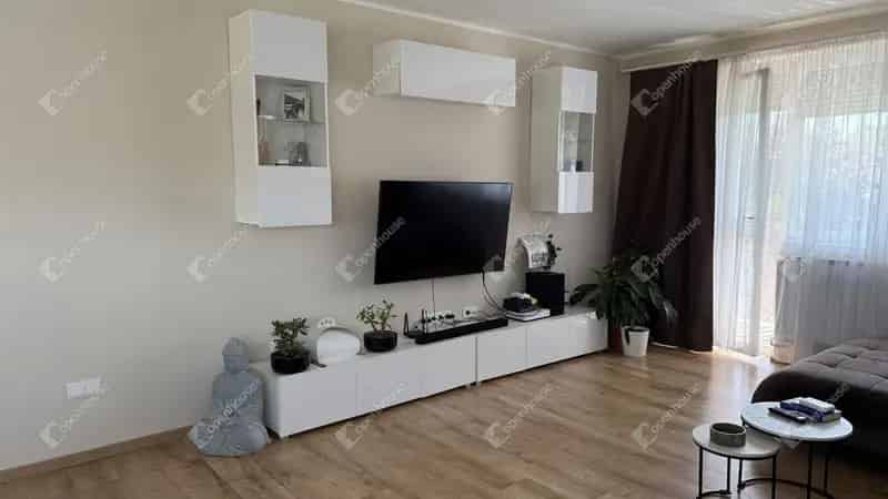 Ház Kiadó , Komáromi járás, Dunántúl