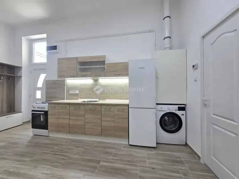 Ház Kiadó , Budapest, Közép-Magyarország