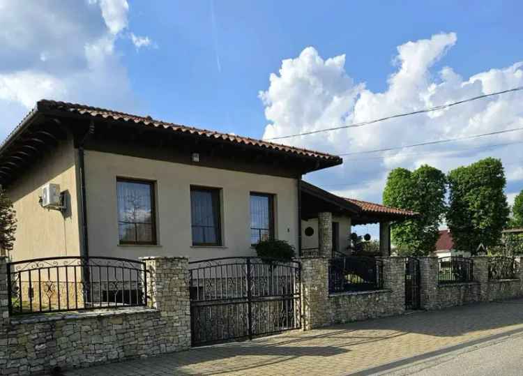 Ház Kiadó , Dabasi járás, Közép-Magyarország