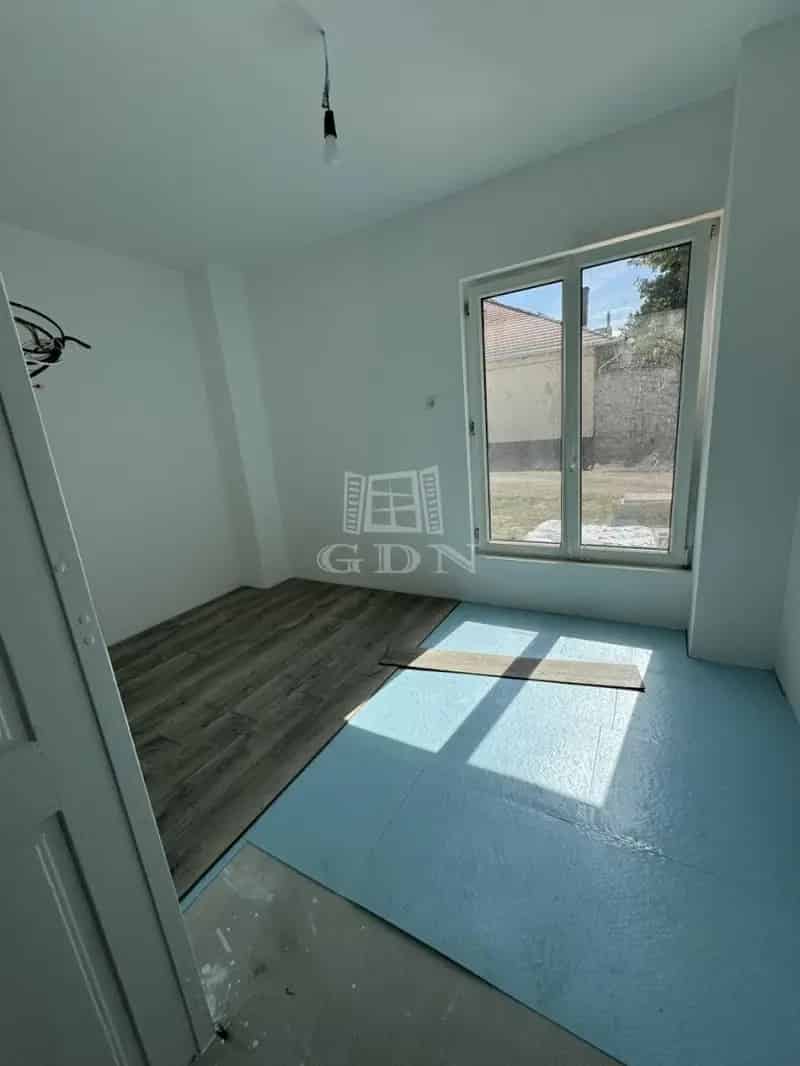 Ház Kiadó , Martonvásári járás, Dunántúl