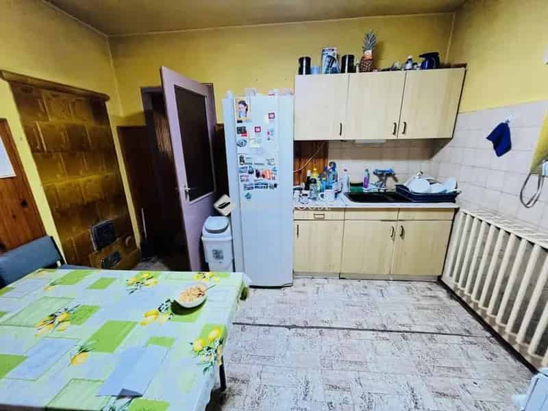 Ház Kiadó , Gödöllői járás, Közép-Magyarország