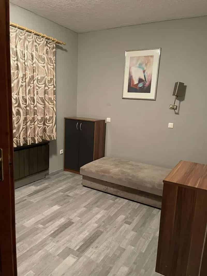 Ház Kiadó , Gödöllői járás, Közép-Magyarország