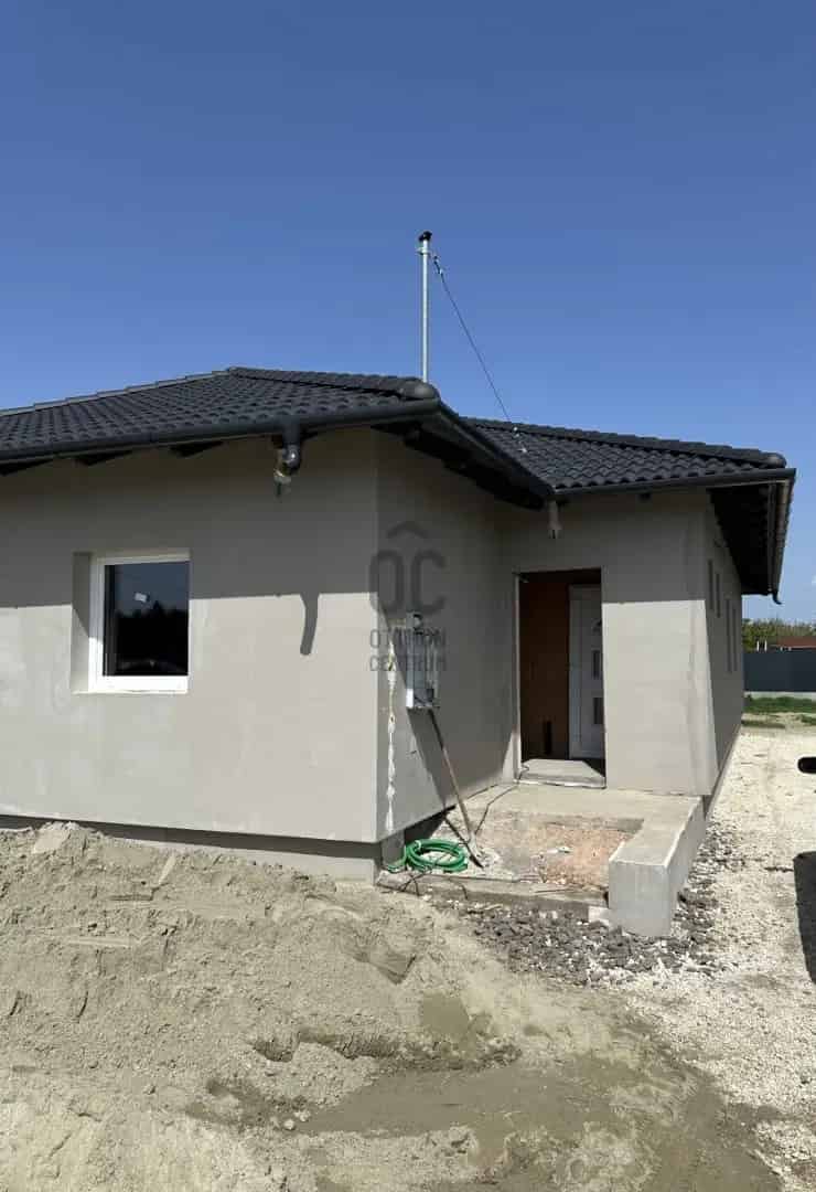 Ház Kiadó , Érdi járás, Közép-Magyarország