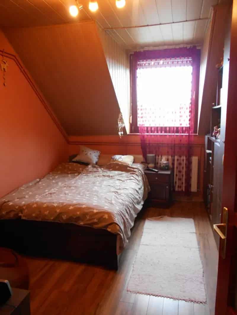 Ház Kiadó , Ajkai járás, Dunántúl
