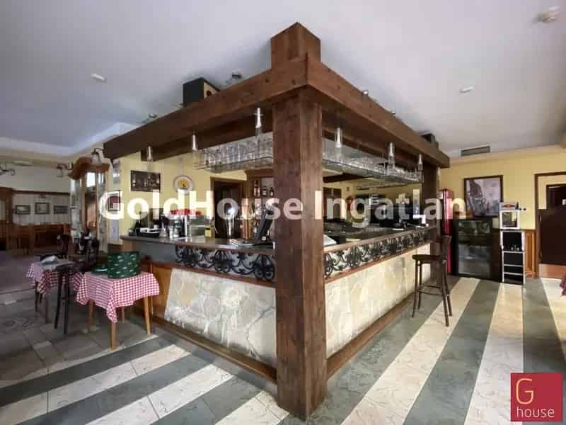 Üzleti célú Kiadó , Budapest, Közép-Magyarország