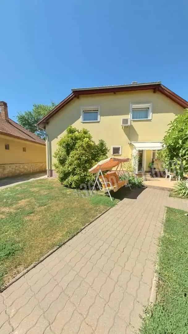 Ház Kiadó , Budapest, Közép-Magyarország