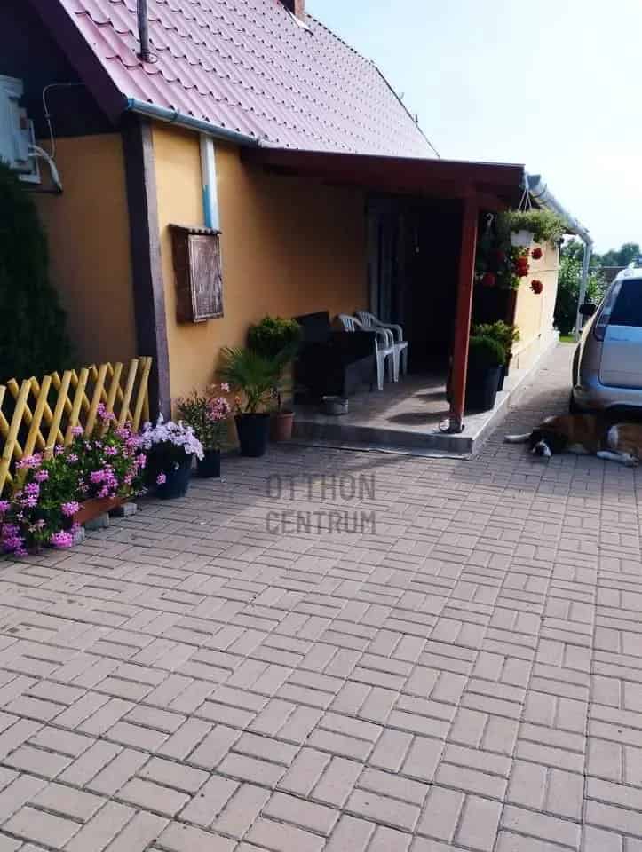 Ház Kiadó , Dunaújvárosi járás, Dunántúl
