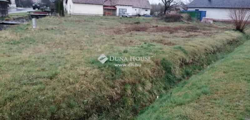 Telek Eladó , Bakonyszombathely, Dunántúl