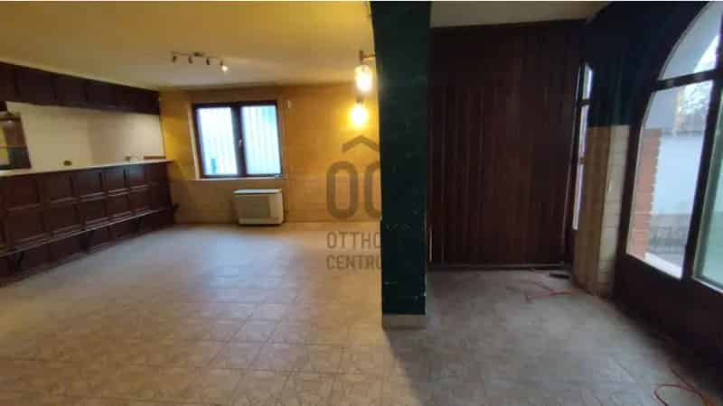 Nagykőrösi kiadó kereskedelmi ingatlan, UZ017954
