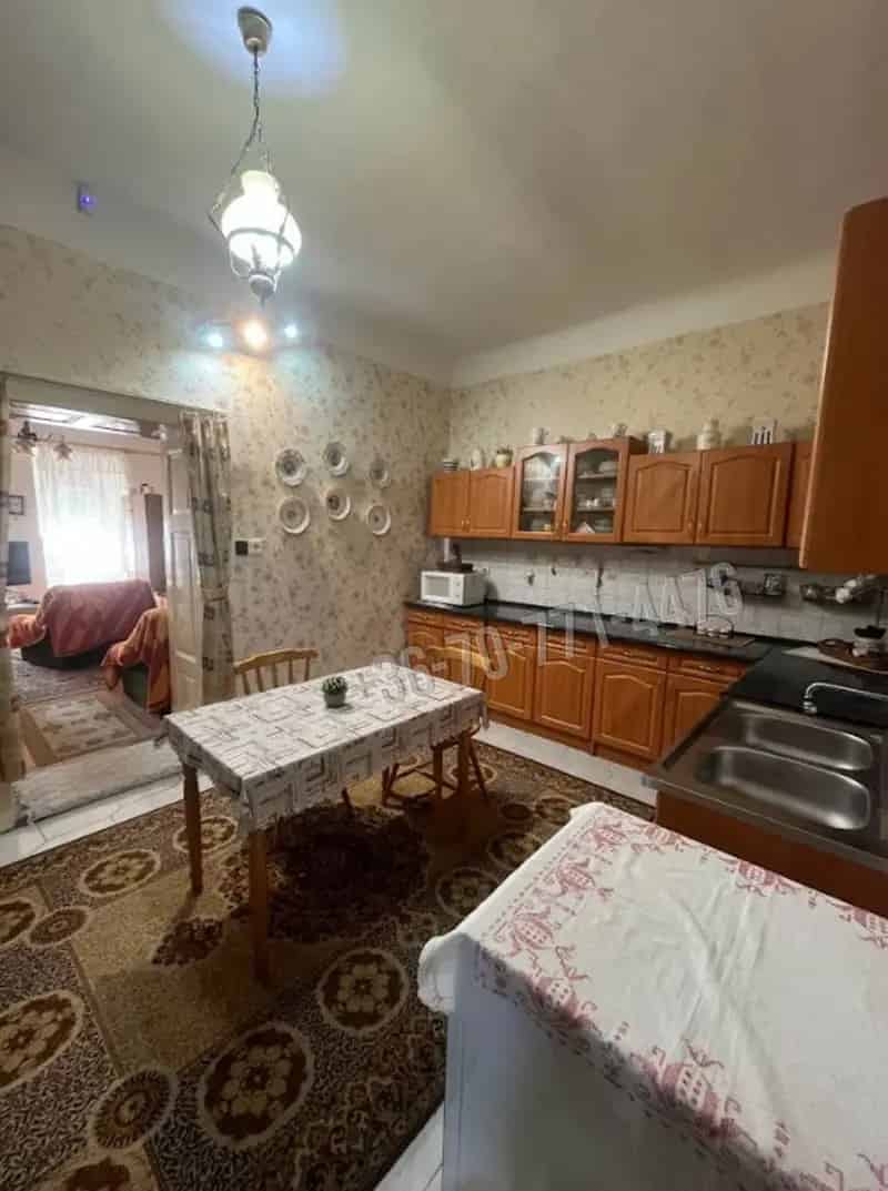 Ház Kiadó , Martonvásári járás, Dunántúl