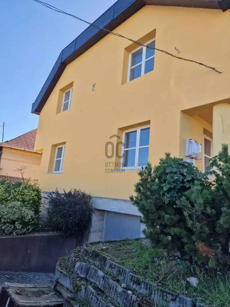 Üzleti célú Kiadó , Gödöllői járás, Közép-Magyarország