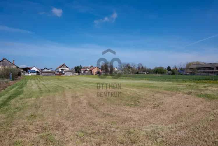Nádudvari eladó telek, T039893