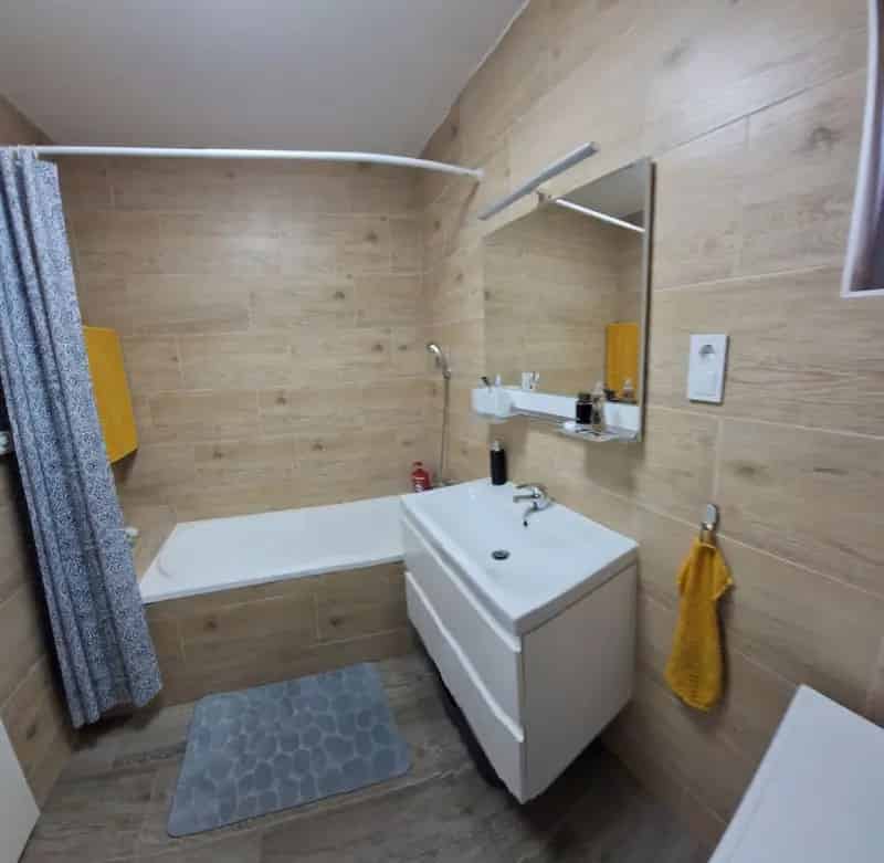 Ház Kiadó , Budapest, Közép-Magyarország
