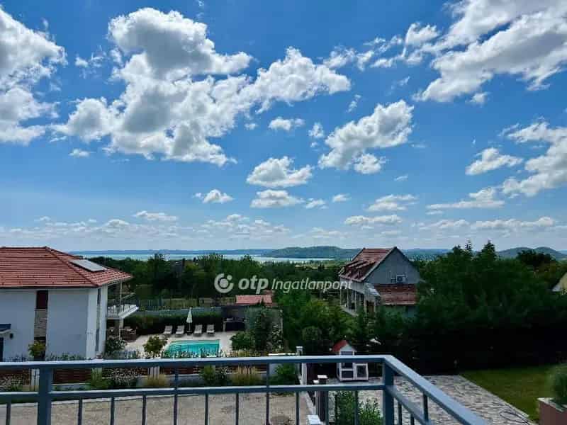 Ház Kiadó , Balatonfüredi járás, Dunántúl