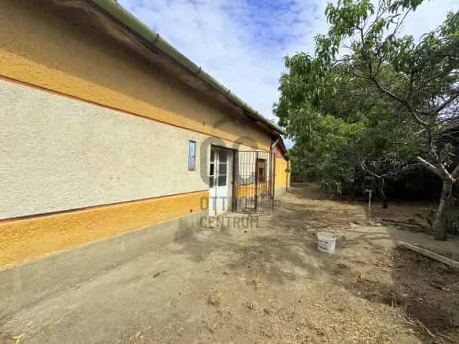 Bagi eladó családi ház, H504896