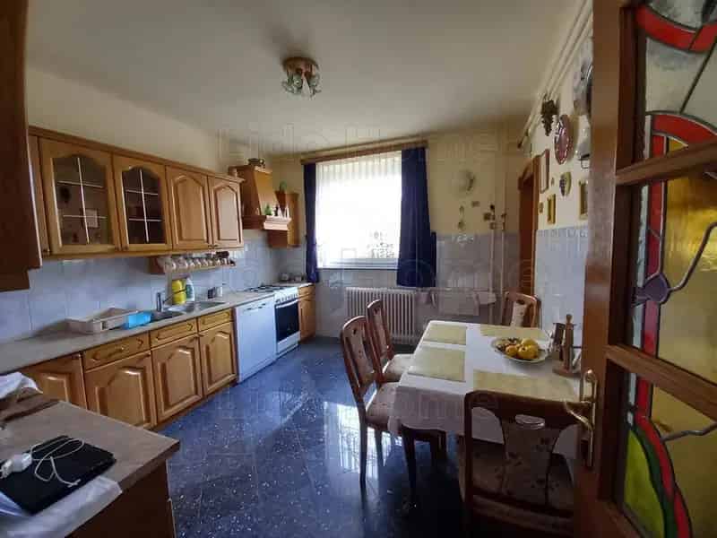 Ház Kiadó , Győri járás, Dunántúl