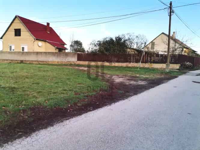Egyeki eladó telek, T037195
