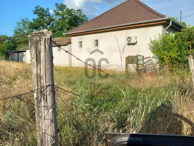 Tiszaföldvári eladó telek, T038397