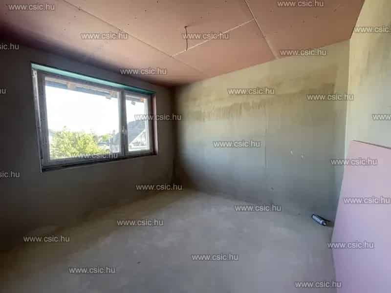 Ház Kiadó , Dunakeszi járás, Közép-Magyarország