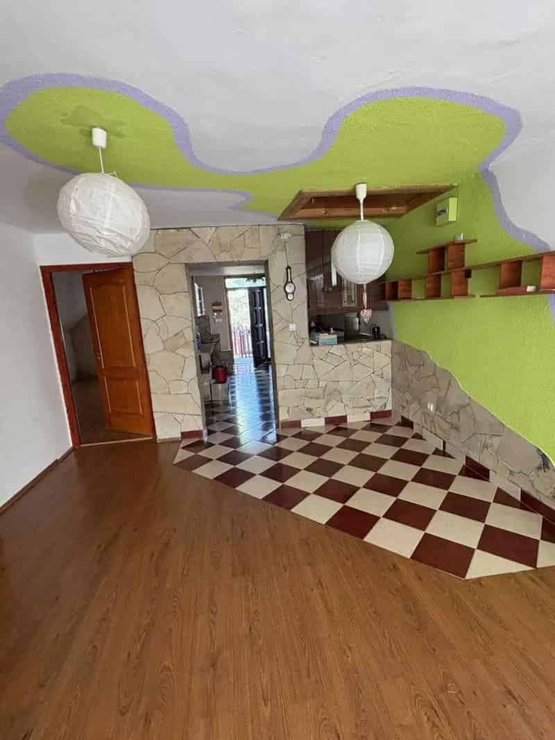 Ház Kiadó , Győri járás, Dunántúl