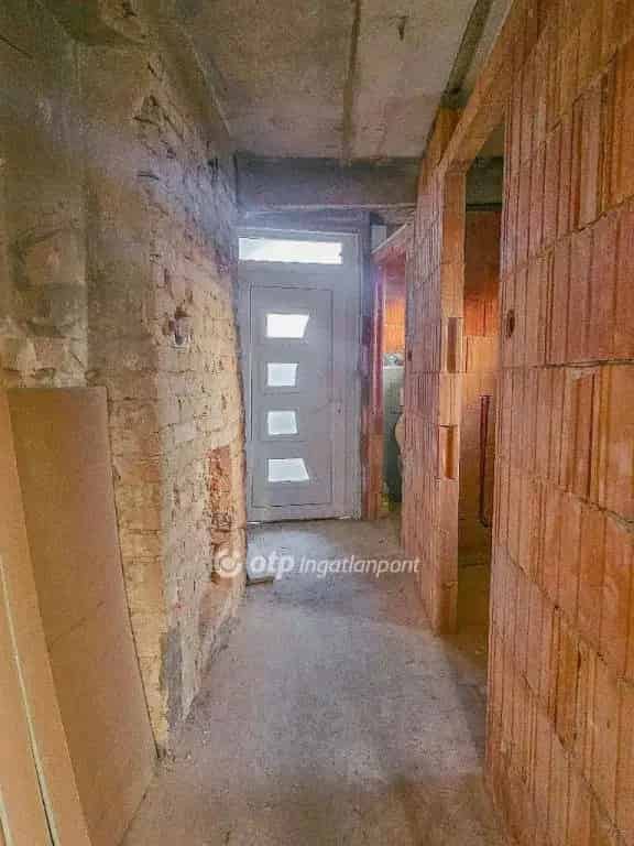 Velencei tóparti ház eladó felújítandó 70nm
