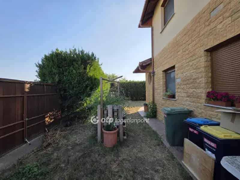 Ház Kiadó , Budapest, Közép-Magyarország