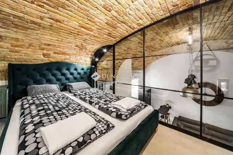 Ház Eladó , Budapest, Közép-Magyarország
