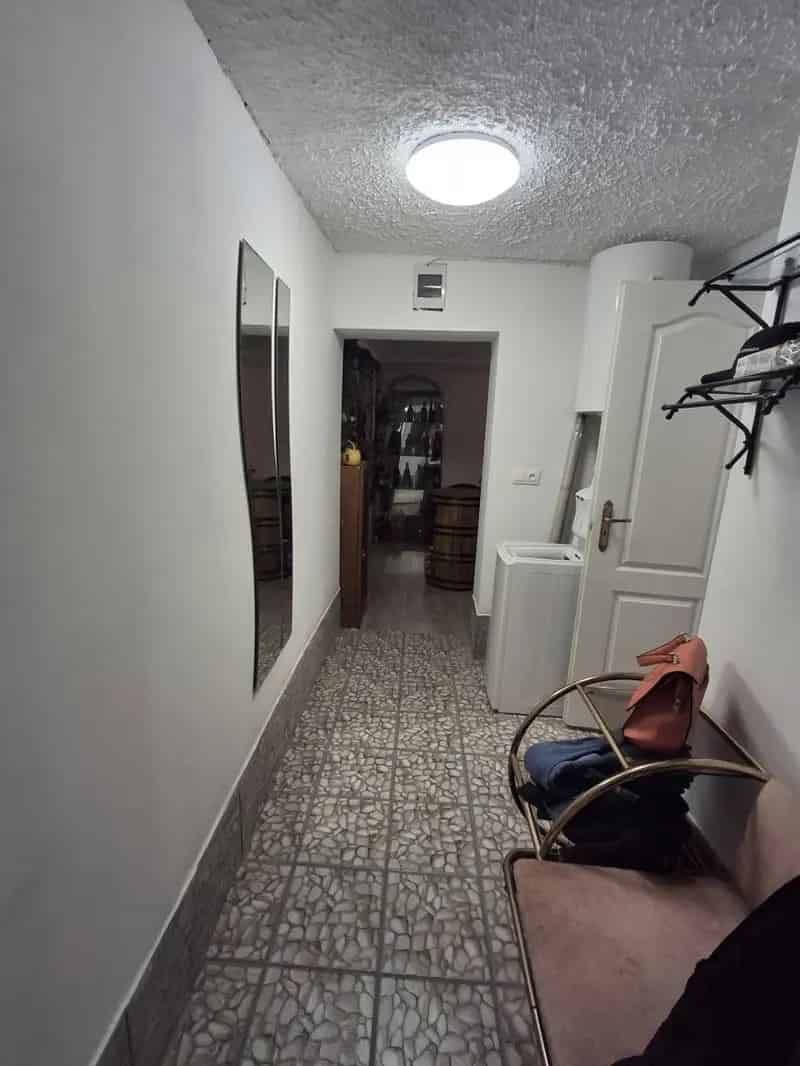 Ház Kiadó , Komlói járás, Dunántúl