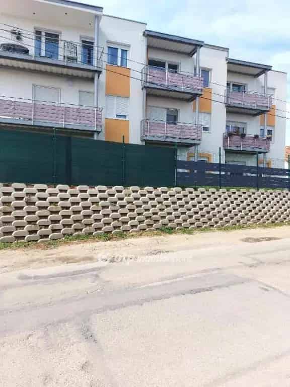 Lakás Kiadó , 9, Bajcsy-Zsilinszky utca, Pécs, Dunántúl