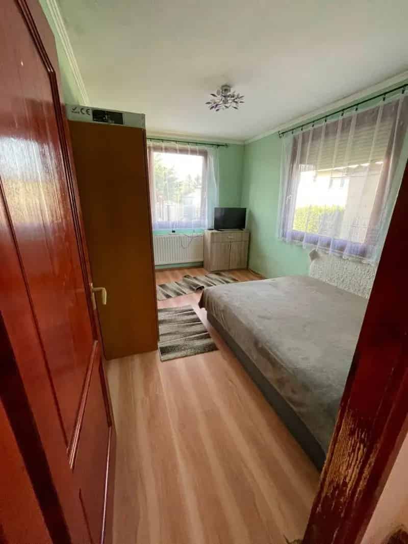 Ház Kiadó , Komáromi járás, Dunántúl