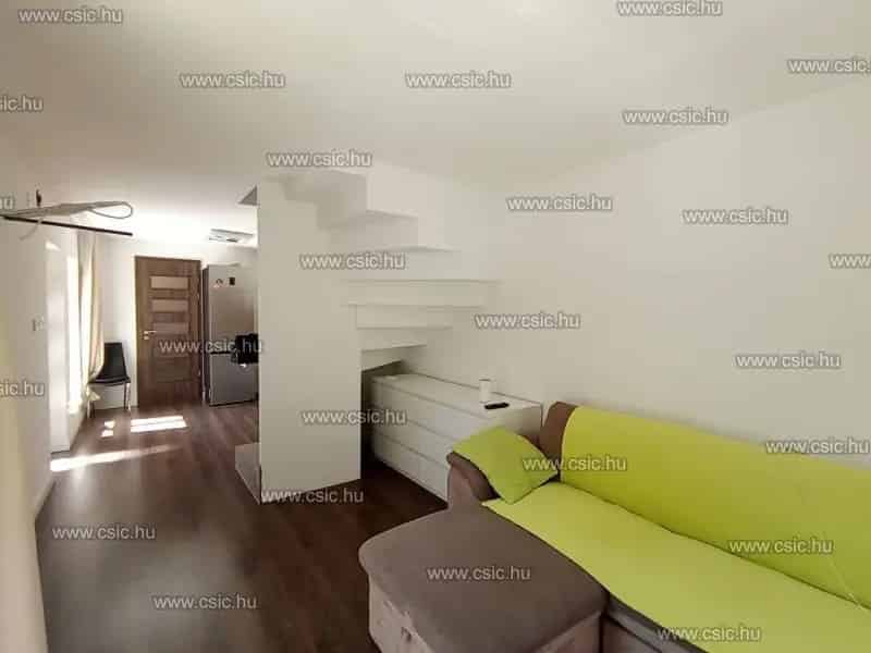 Ház Kiadó , Budapest, Közép-Magyarország