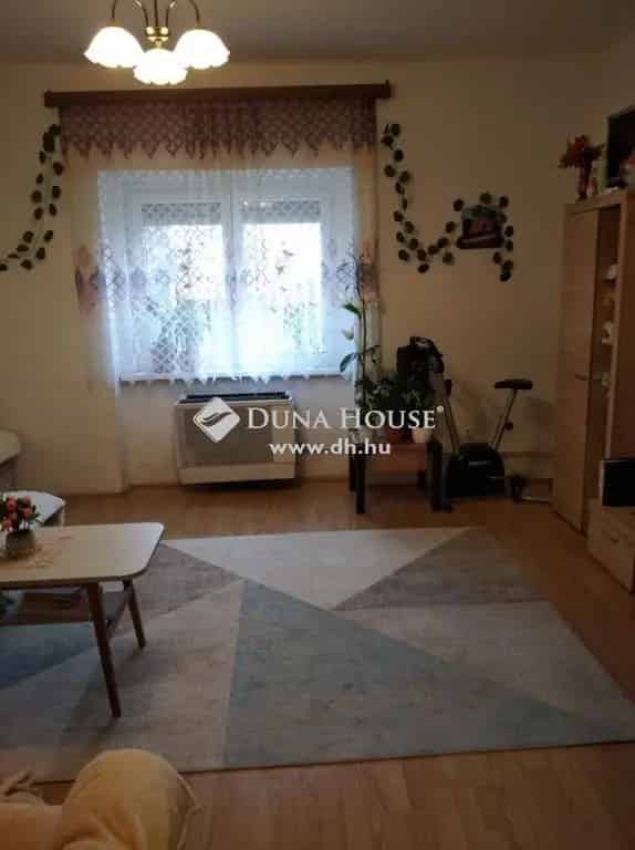 Ház Eladó , Pusztaszabolcs, Dunántúl