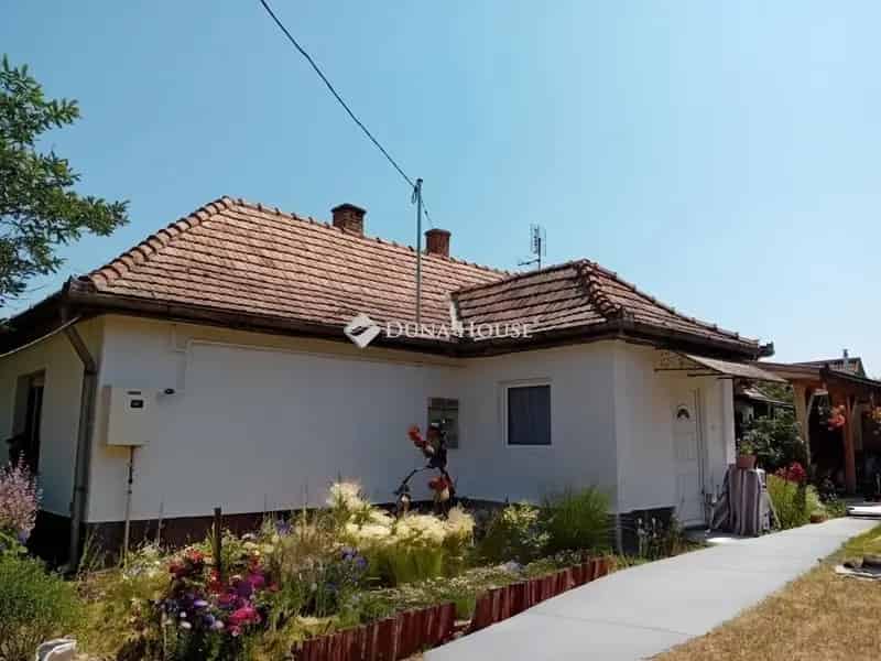 Ház Kiadó , Nagykátai járás, Közép-Magyarország
