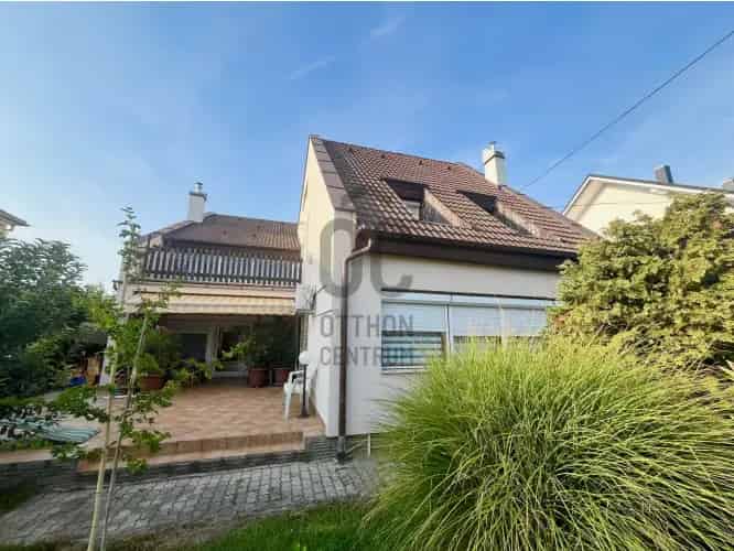 Székesfehérvári eladó családi ház, DHZ030850