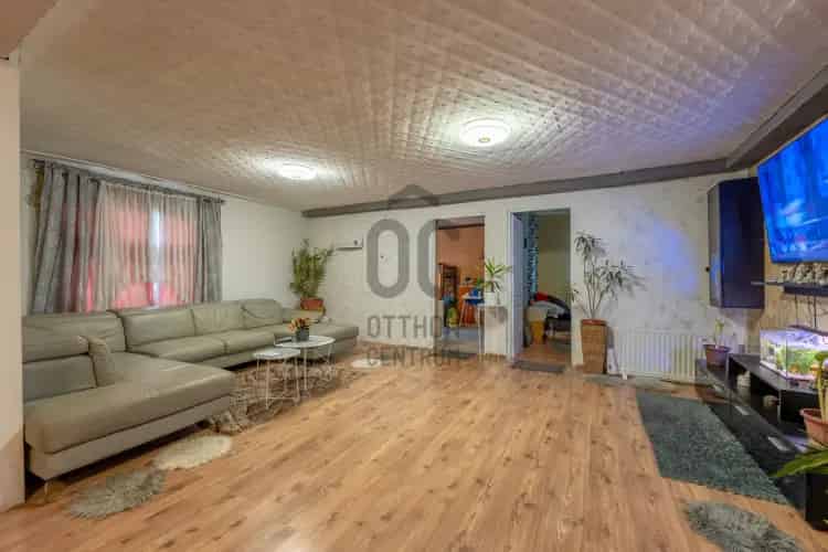 Dömsödi eladó családi ház, H496389